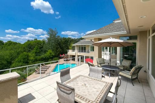 808 Great Oaks Trail, Eagan, MN 55123