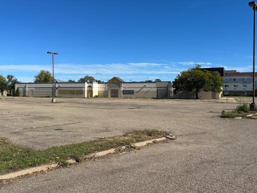 6440 James Circle N, Brooklyn Center, MN 55430
