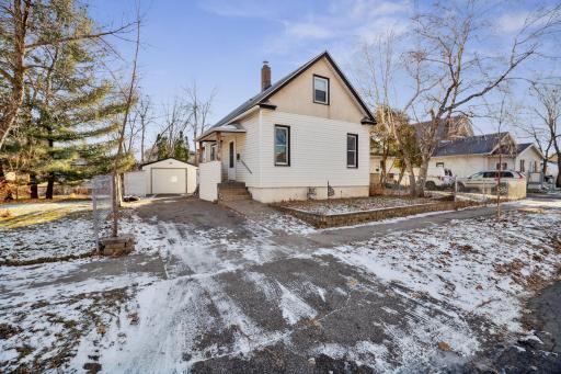 1000 Seminary Avenue, Saint Paul, MN 55104