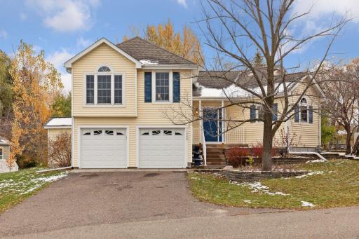 Welcome to 11239 49th Avenue N in beautiful Plymouth, MN.