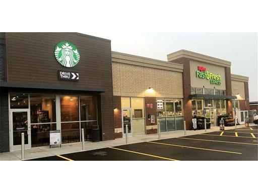Hy-vee Fast & Fresh less than 10 minutes from Cedar Hills.