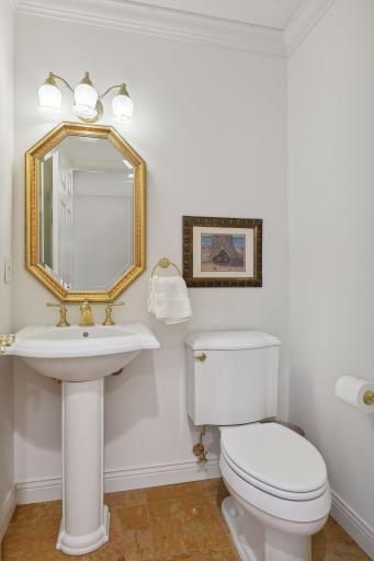 4921 Sunnyslope Road W, Edina, MN 55424