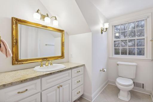 Upper level full bath with jetted tub - 2nd of 2 baths on the upper level