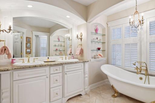 4921 Sunnyslope Road W, Edina, MN 55424