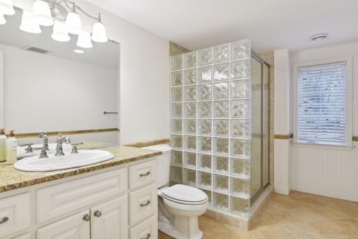 4921 Sunnyslope Road W, Edina, MN 55424