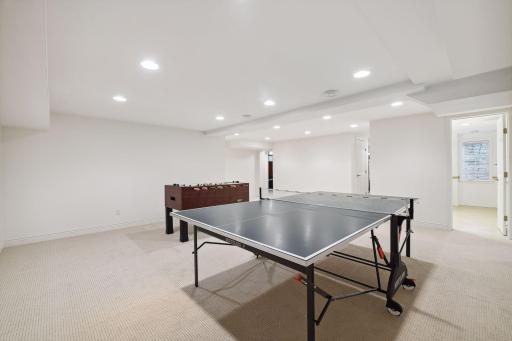 4921 Sunnyslope Road W, Edina, MN 55424