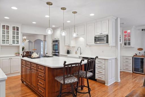 4921 Sunnyslope Road W, Edina, MN 55424