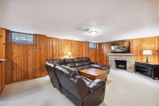 4921 Sunnyslope Road W, Edina, MN 55424