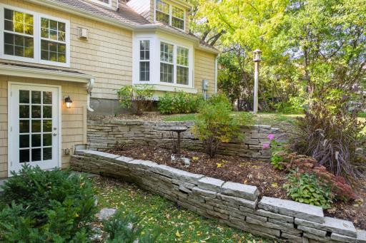 4921 Sunnyslope Road W, Edina, MN 55424