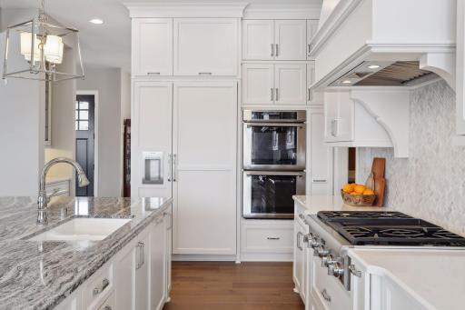 5665 Zanzibar Lane N, Plymouth, MN 55446