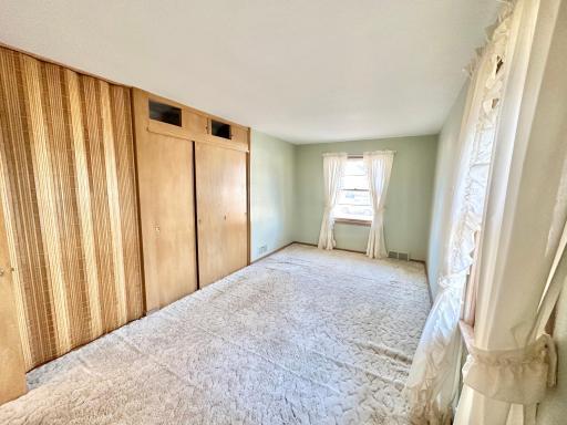 515 W Van Dusen Street, Springfield, MN 56087