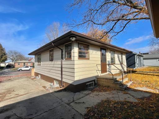 515 W Van Dusen Street, Springfield, MN 56087