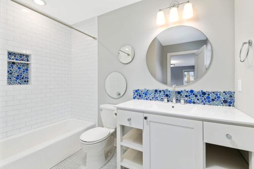 4022 Grimes Avenue S, Edina, MN 55416