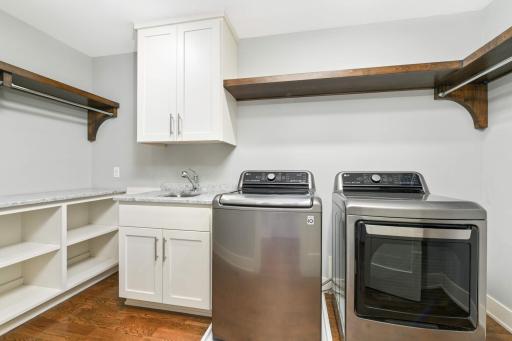 4022 Grimes Avenue S, Edina, MN 55416