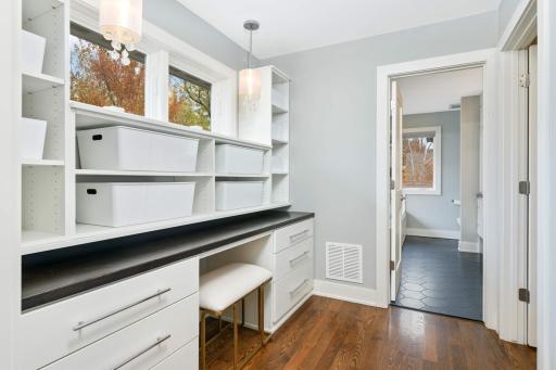 4022 Grimes Avenue S, Edina, MN 55416