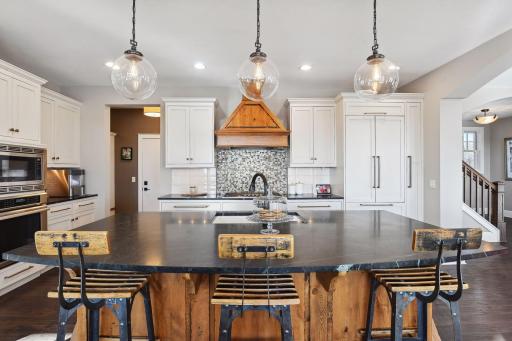 7081 Halstead Drive, Minnetrista, MN 55364