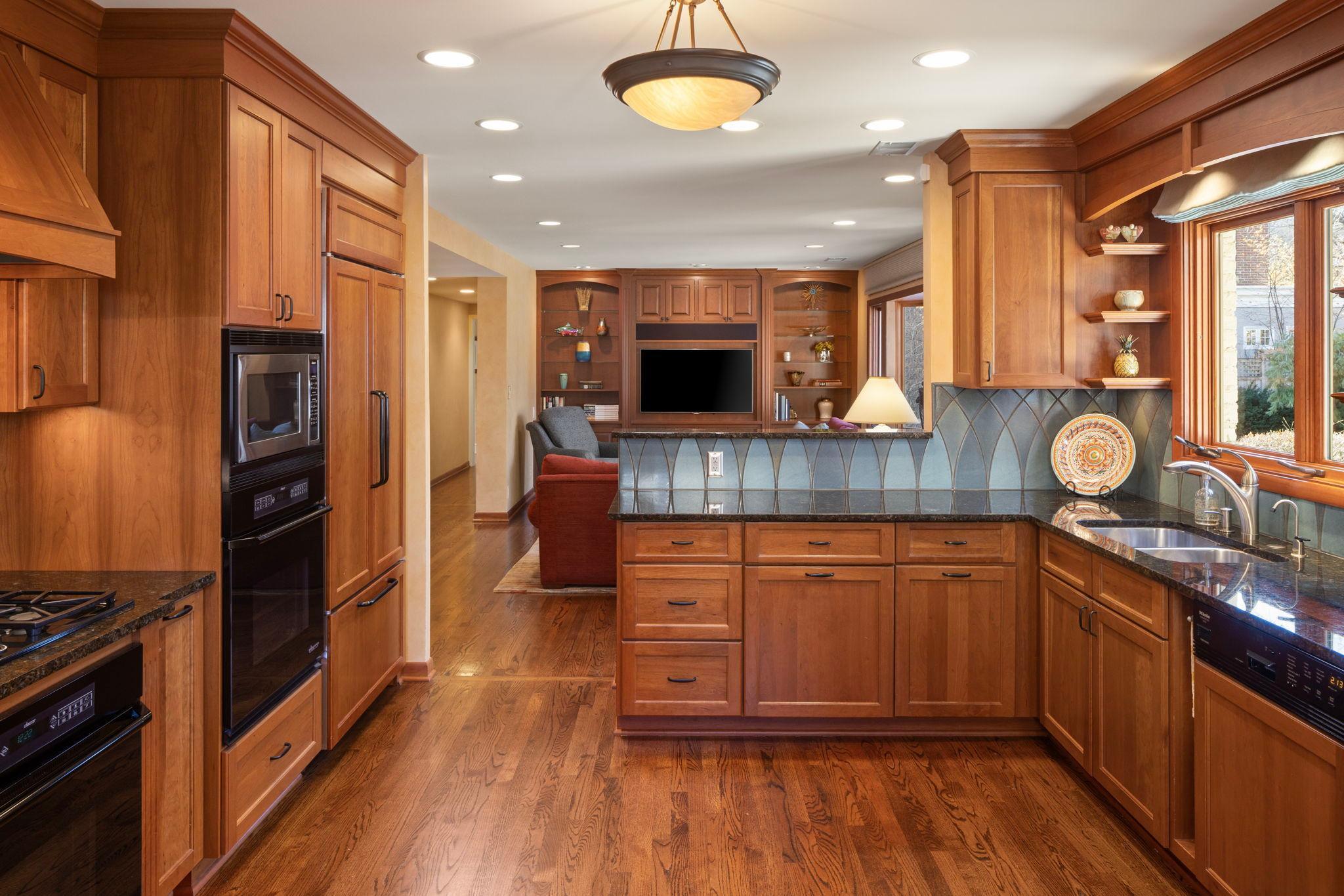 2764 W Lake of the Isles