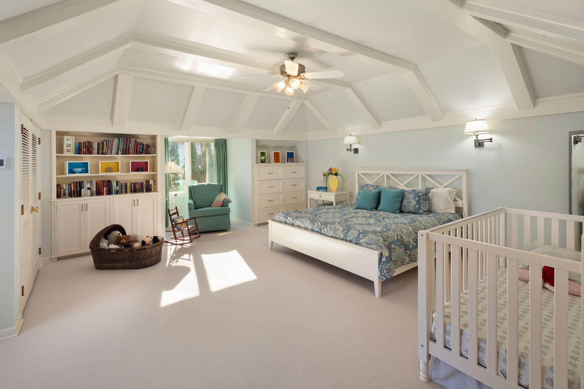 2764 W Lake of the Isles - Upper Level spacious 3rd Bedroom