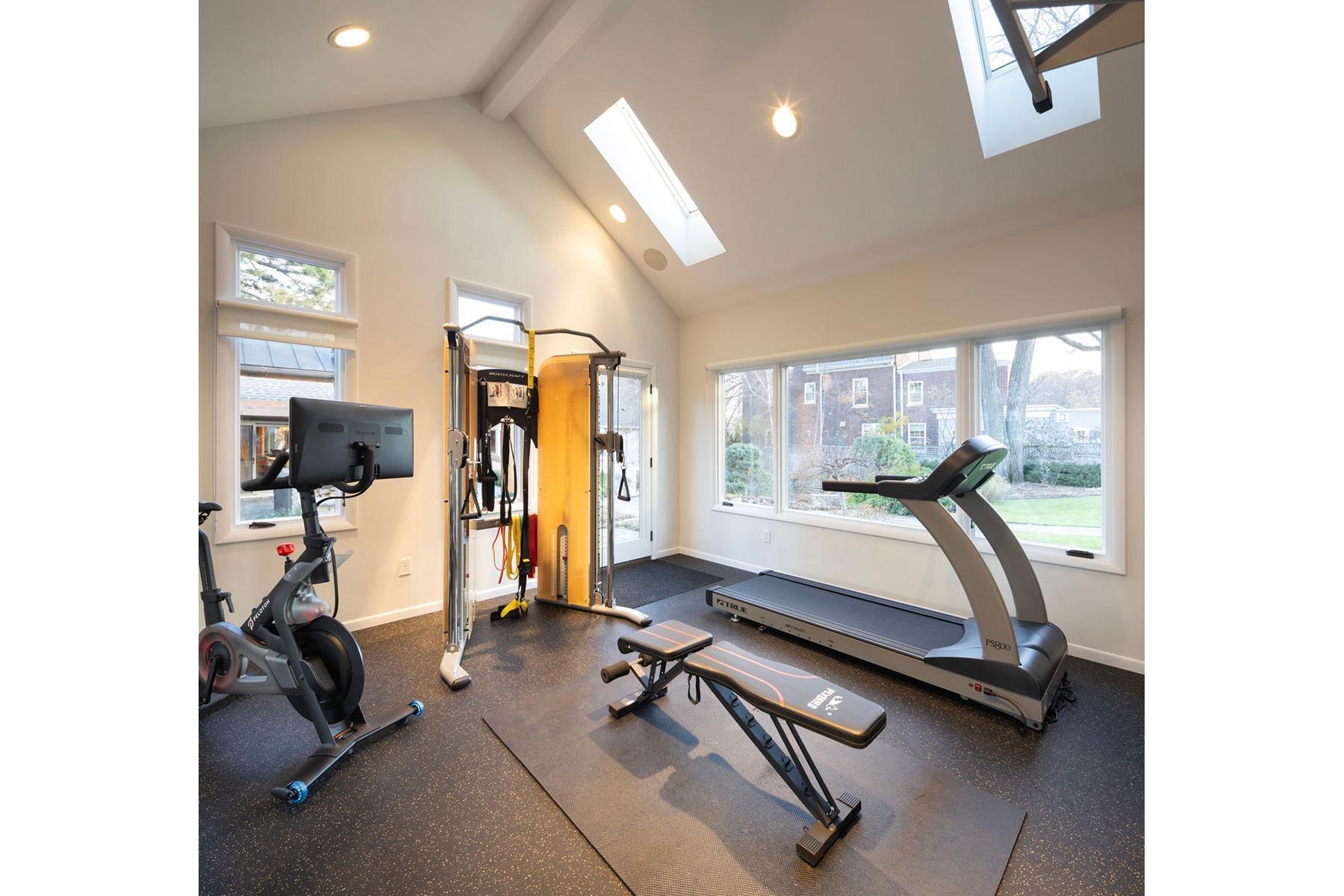 2764 W Lake of the Isles - high-ceilinged, conditioned flex space/exercise room