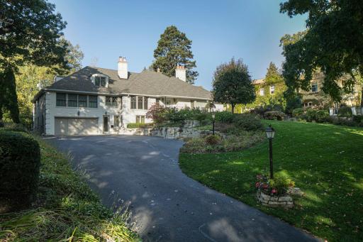 2764 W Lake Of The Isles Parkway, Minneapolis, MN 55416