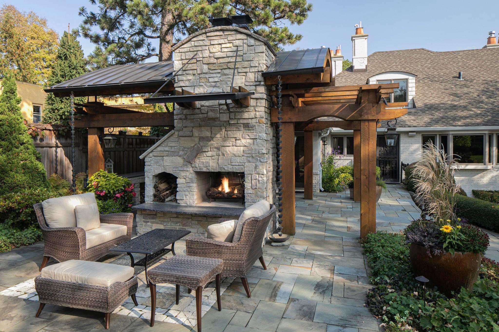 2764 W Lake of the Isles -wood burning fireplace