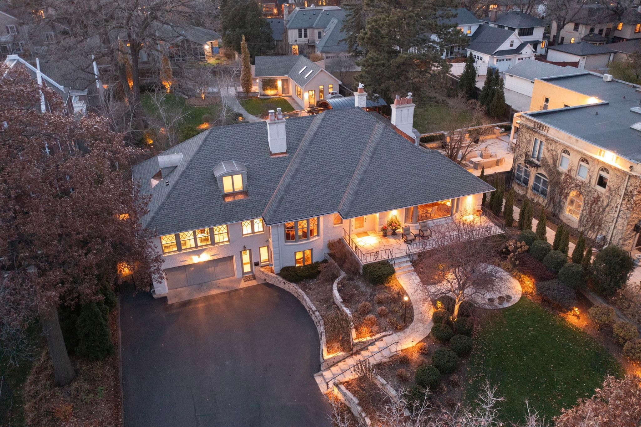 2764 W Lake of the Isles