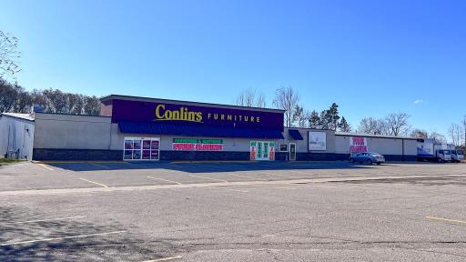 310 34th Ave W Alexandria, MN 56308
Huge building now available for your next stop! Right across the road from the Viking Plaza Mall, which is going to be the home of Kohl's this coming spring in 2024! 50,000 sq ft, full fire suppression.
