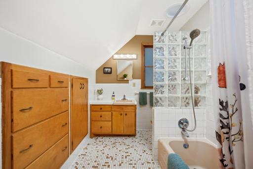 Elevate your daily routine in the bathroom, thoughtfully designed with ample storage space, ensuring both functionality and style, where every item finds its place.