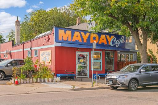 Some snapshots of amenities/establishments located in the neighborhood.