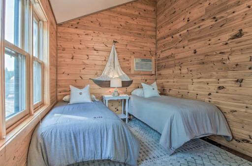 602 S Shore Drive, Detroit Lakes, MN 56501