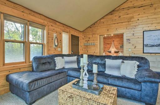 602 S Shore Drive, Detroit Lakes, MN 56501