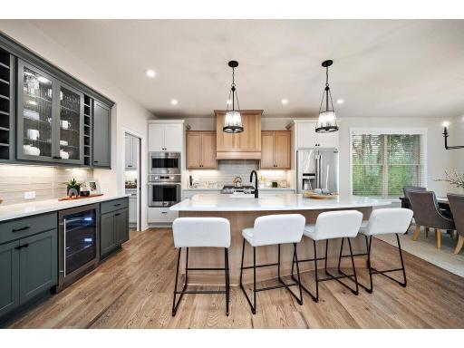 3 Pondview Trail, North Oaks, MN 55127