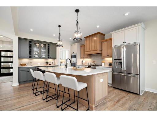 3 Pondview Trail, North Oaks, MN 55127