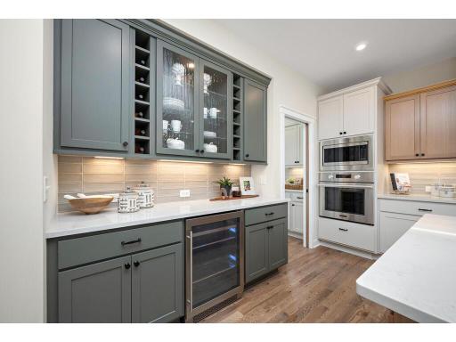 3 Pondview Trail, North Oaks, MN 55127