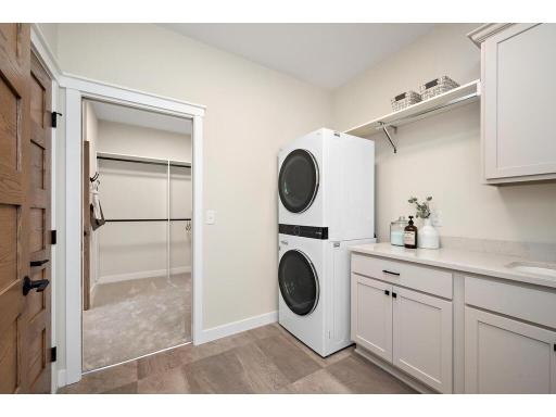 3 Pondview Trail, North Oaks, MN 55127