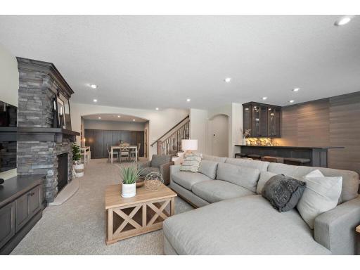 3 Pondview Trail, North Oaks, MN 55127