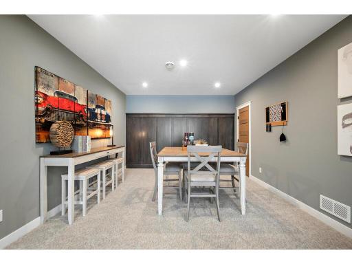 3 Pondview Trail, North Oaks, MN 55127