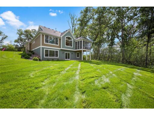 3 Pondview Trail, North Oaks, MN 55127
