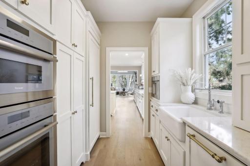 675 Sunset Court, Saint Paul, MN 55126