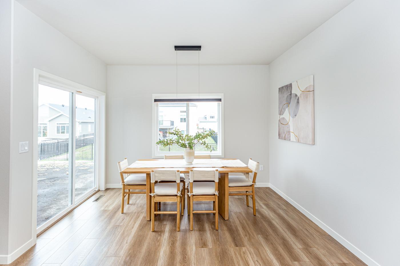 Dining Room - Spacious dining room w/ tons of natural light!