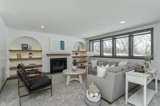 2859 Bentley Drive SW, Rochester, MN 55902