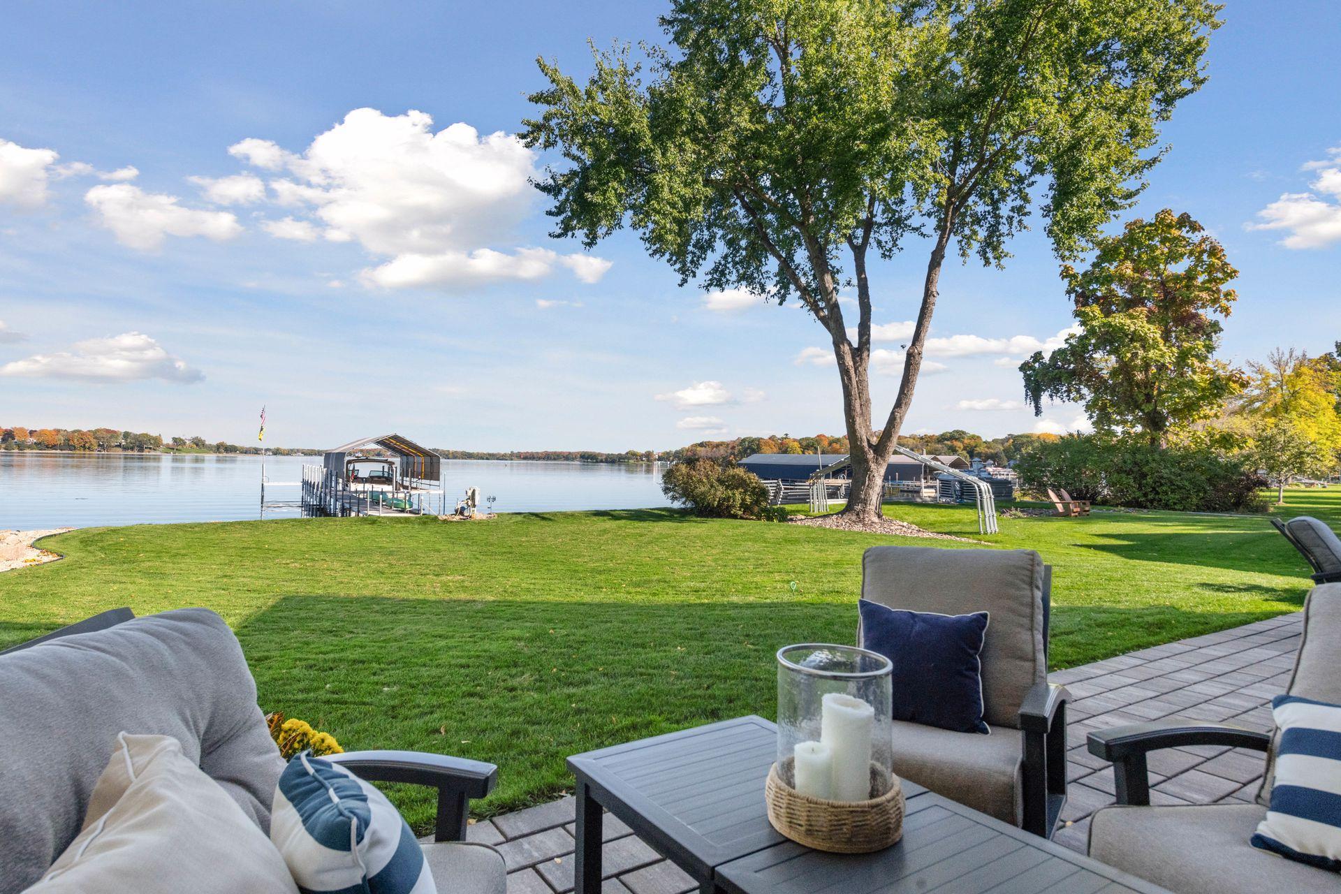 Wonderful lakeside patio
