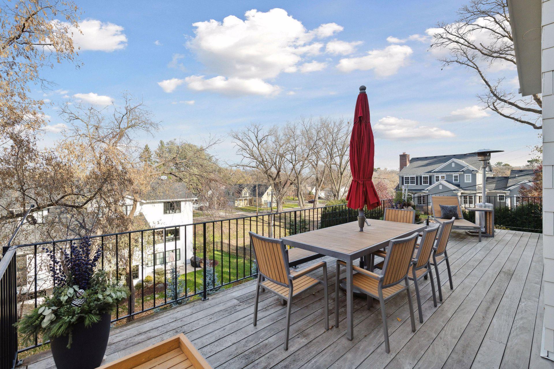 High views of the neighborhood offer a tree-house-like feel.