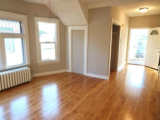 Main Floor Foyer/Entry