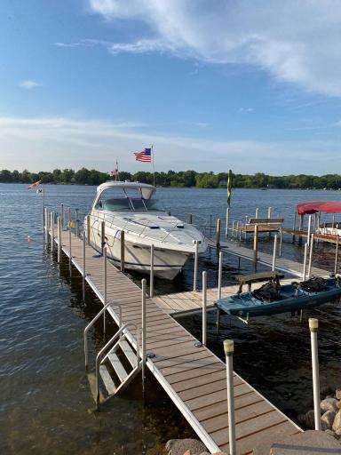 DIRECT LAKE MINNETONKA PRIVATE SANDY SHORELINE.