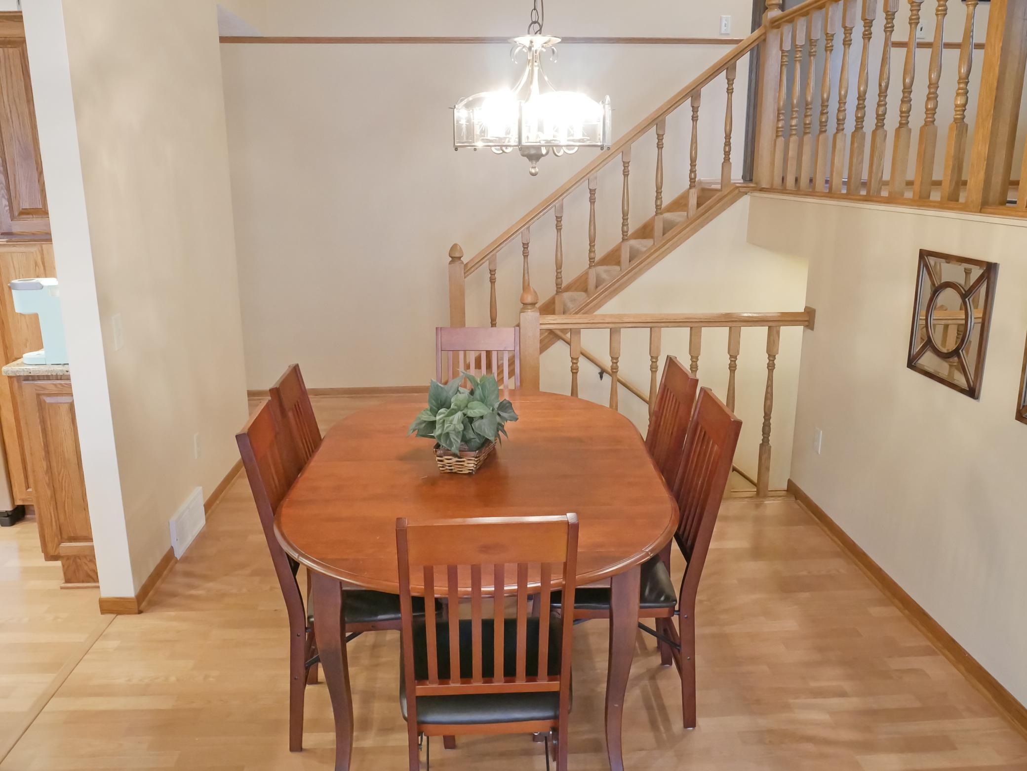 Dining Area from 4 Season.