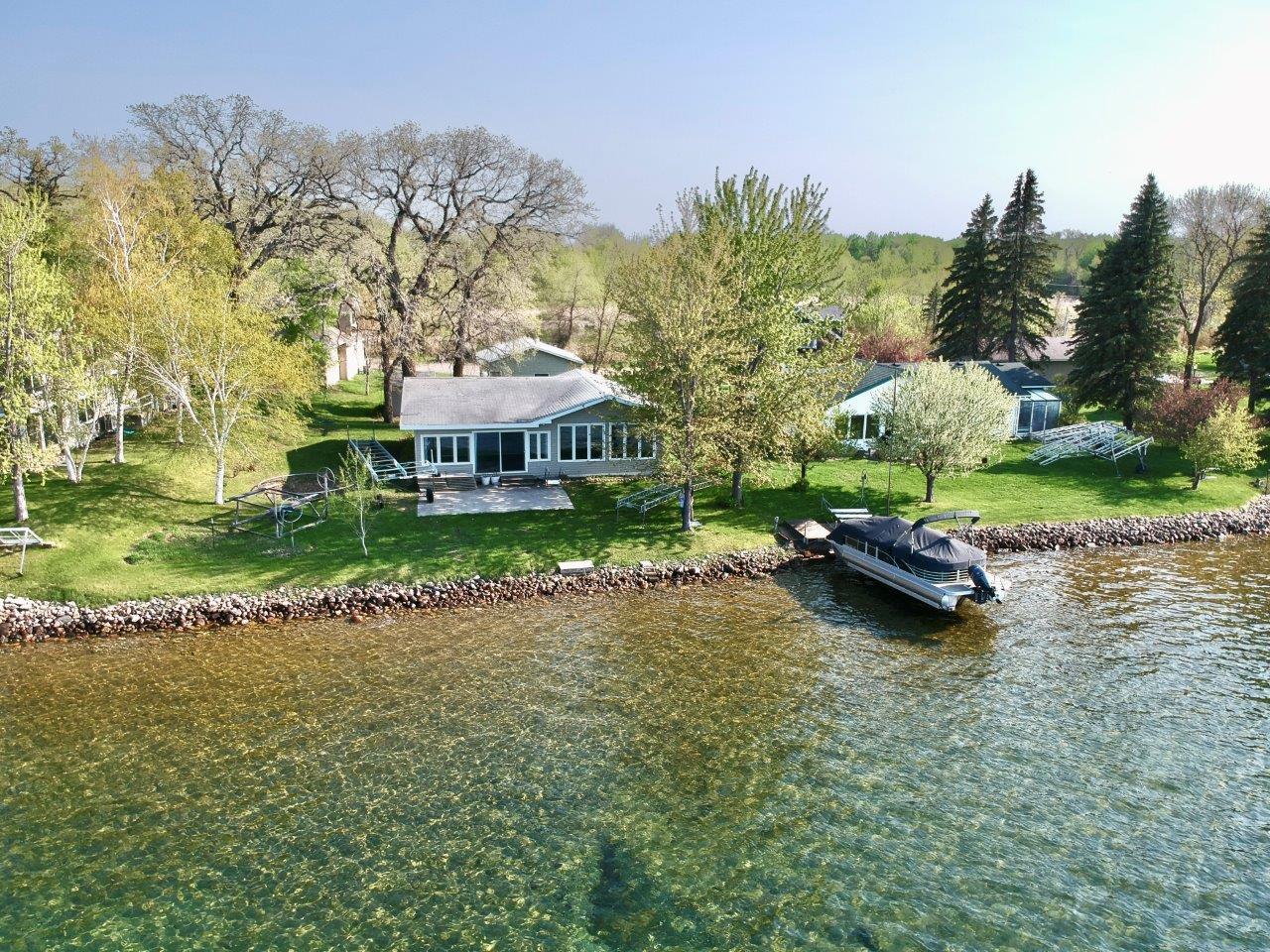 1-Pelican Lake cabin (2).jpg