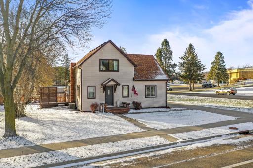 401 5th Street SW, Pine Island, MN 55963