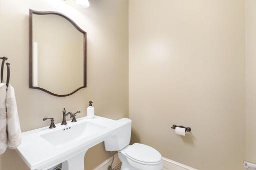 13800 Crowne Hill Lane, Minnetonka, MN 55305