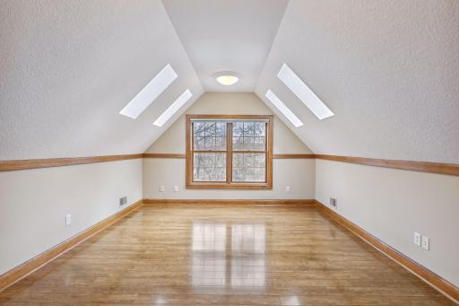 15710 Lac Lavon Drive, Burnsville, MN 55306
